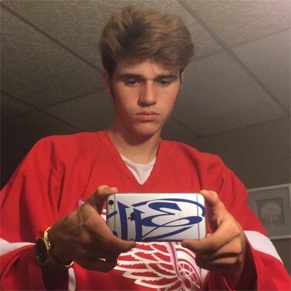 Meet your Posher, Dylan - Picture 1 of 1